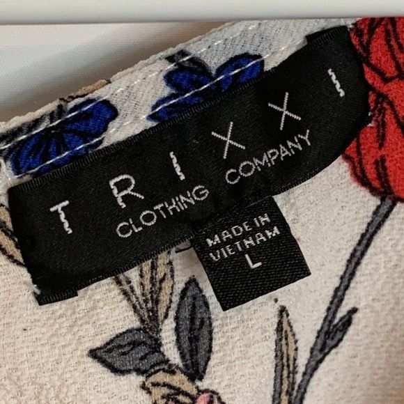 Trixxi Floral Romper - Picture 4 of 7